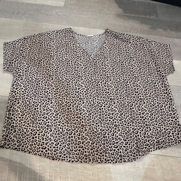 JODIFL WOMENS SMALL CHEETAH PRINT BLOUSE - Picture 1 of 7